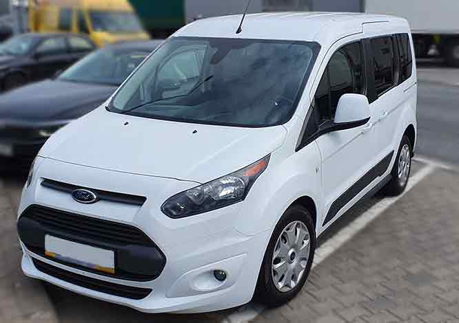 Wynajmij auto osobowe - Ford Tourneo-Connect Minivan